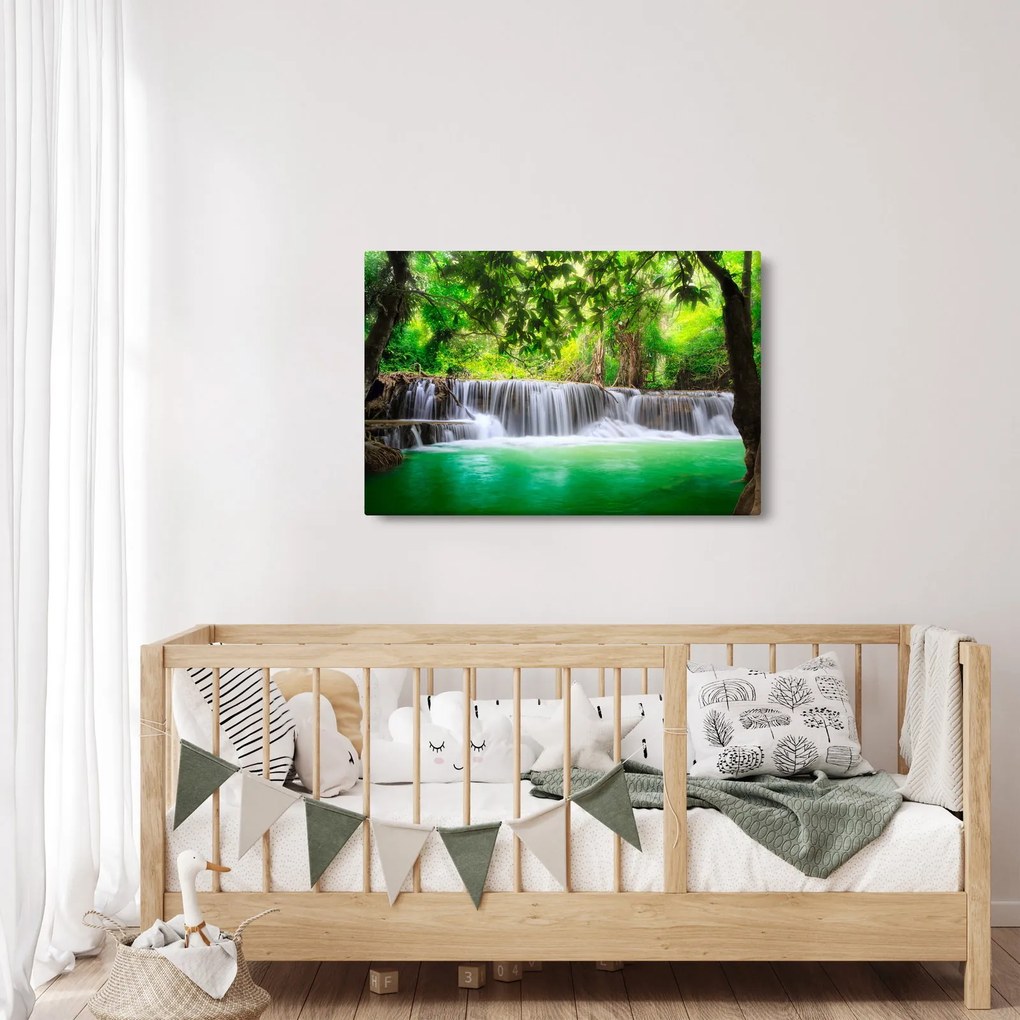 Kép egy vízesésről Kanchanaburiban, Thaiföldön (90x60 cm)