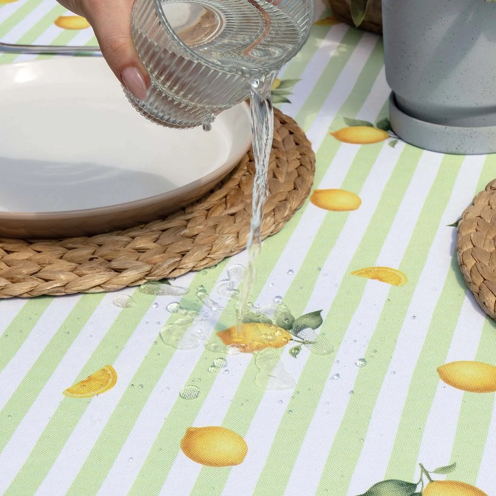 Goldea teflonos asztalterítő - citromok zöld csíkos alapon 120 x 120 cm