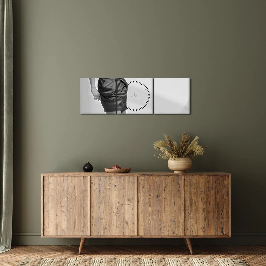 Kép - nő rövid ruhában (órával) (90x30 cm)