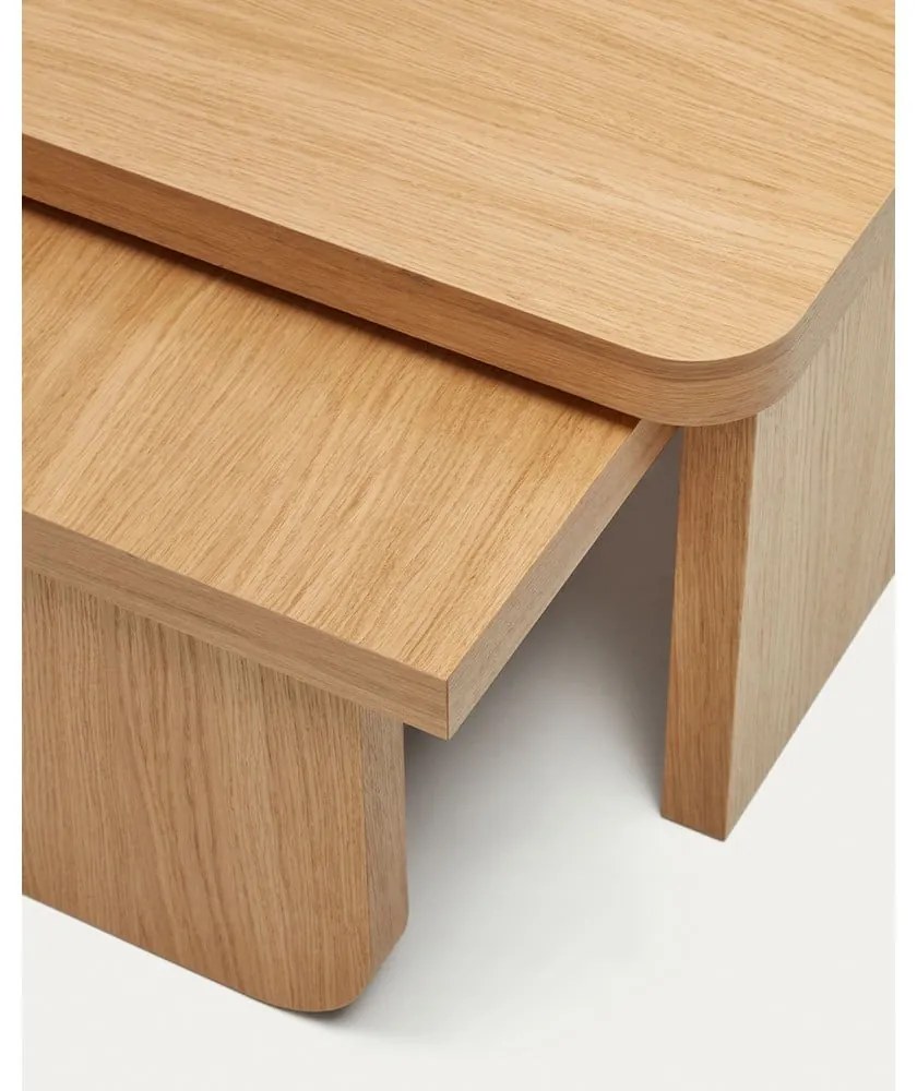 Natúr színű dohányzóasztal szett tölgyfa dekorral 2 db-os Oaq – Kave Home