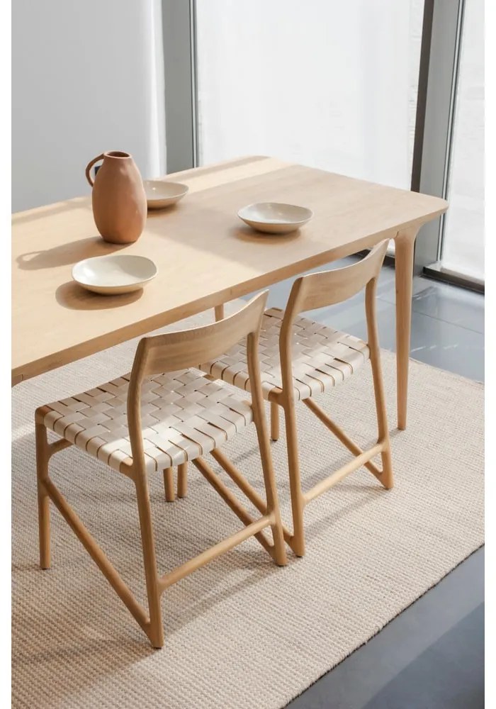 Fawn tömör tölgyfa étkezőszék fekete ülőrésszel - Gazzda