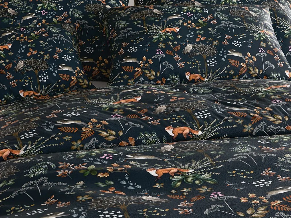 Mikroplüss ágyneműhuzat szett THE FOX AND THE HARE sötétzöld + mikroplüss lepedő SOFT 180x200 cm fehér, franciaágy