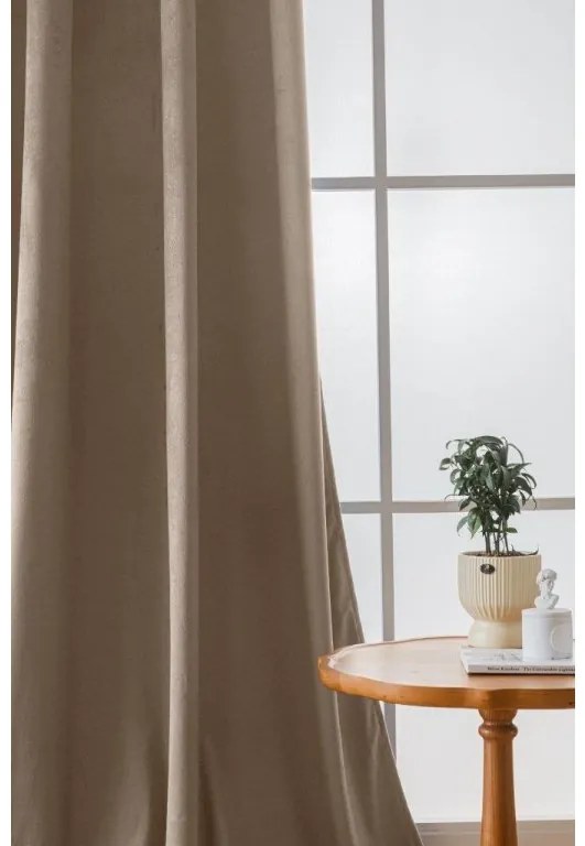Világosbarna sötétítő VELVET függöny 140x250 cm Felfüggesztés: Hullámos sínszalag