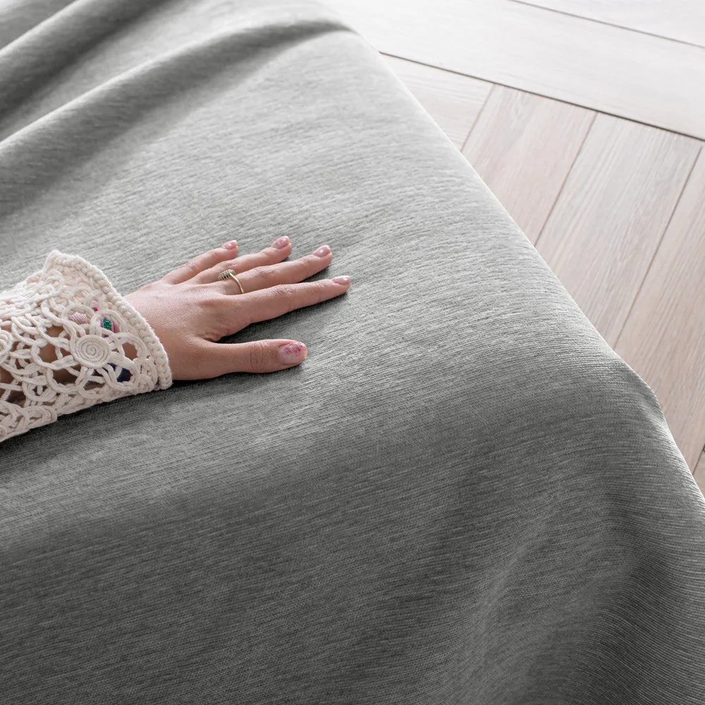 Szürke zsenília ágytakaró 220x240 cm Talo – Filumi