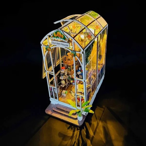 2Kids Toys - Mini kertiház 2xAAA elemmel