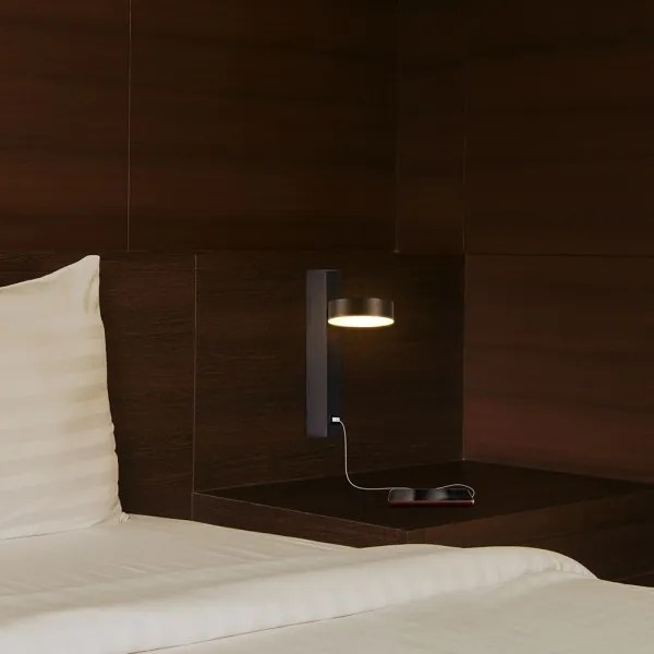 LED Fali spotlámpa USB porttal LED/8W/230V 3000K