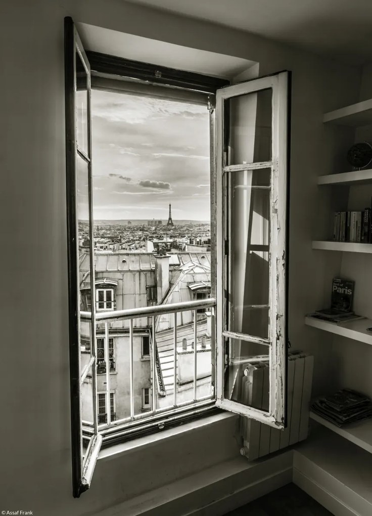 Poszter 20,5x28,4cm Az Eiffel-torony a Montmartre-i lakás ablakán keresztül látható