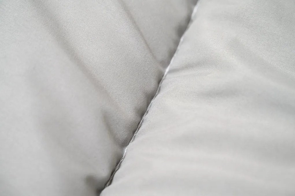 Egész éves steppelt paplan 140x200 cm üreges szálból, fekete