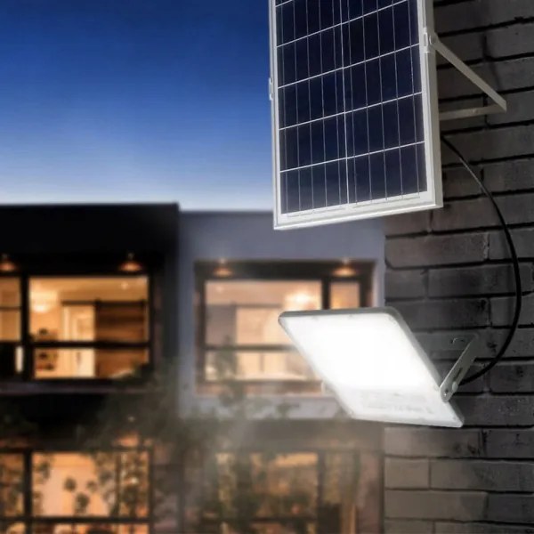 LED fényerőszabályozható napelemes reflektor LED/100W/3,2V 5000K 10500 mAh IP65 fekete + távirányító