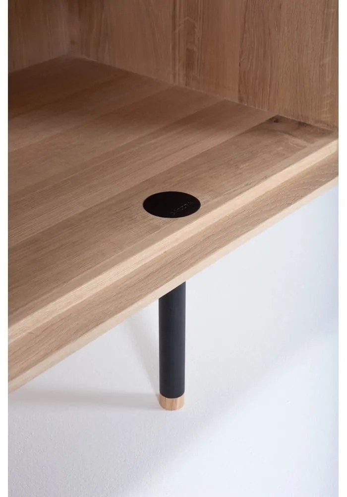 Fekete-natúr színű tölgyfa alacsony komód 176x100 cm Fina – Gazzda