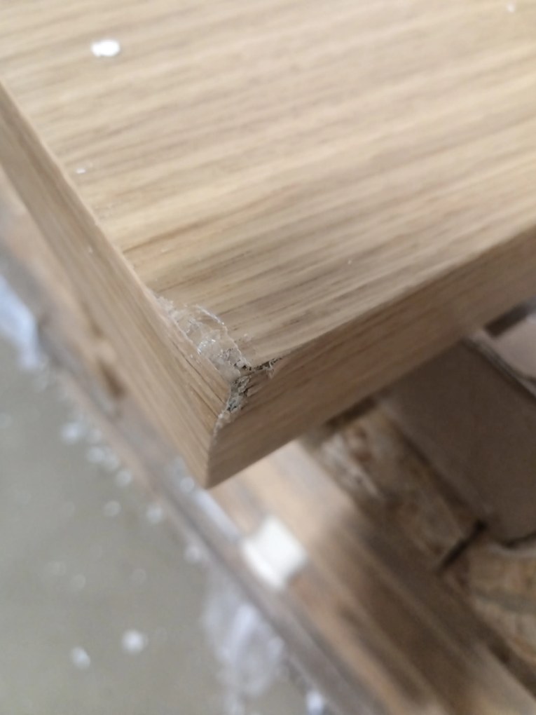 AKCIÓ Fekete étkezőasztal tölgy dekor asztallappal PURO 60x60 II. osztály