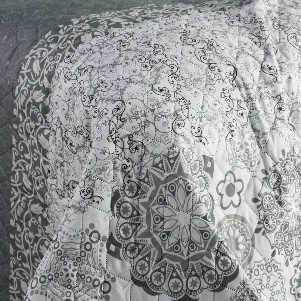 Alhambra fehér-szürke kétoldalas mikroszálas ágytakaró, 260 x 280 cm - DecoKing