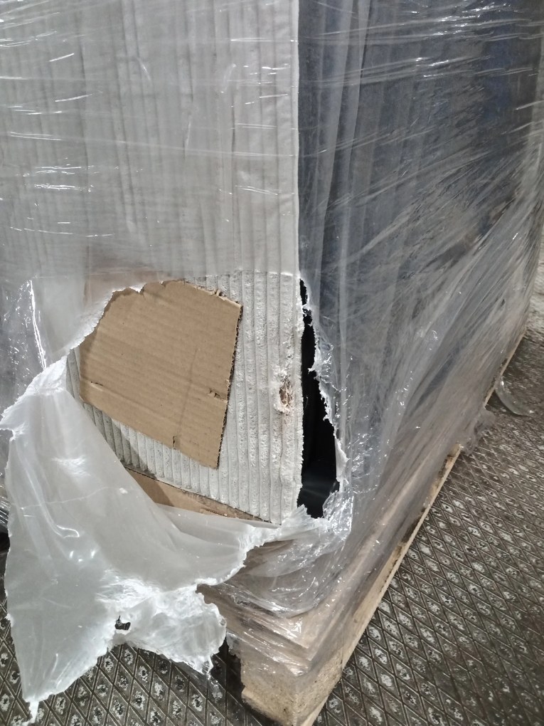 AKCIÓ Világos bézs U alakú kanapé SMART COSARO 295x140 cm II. osztály