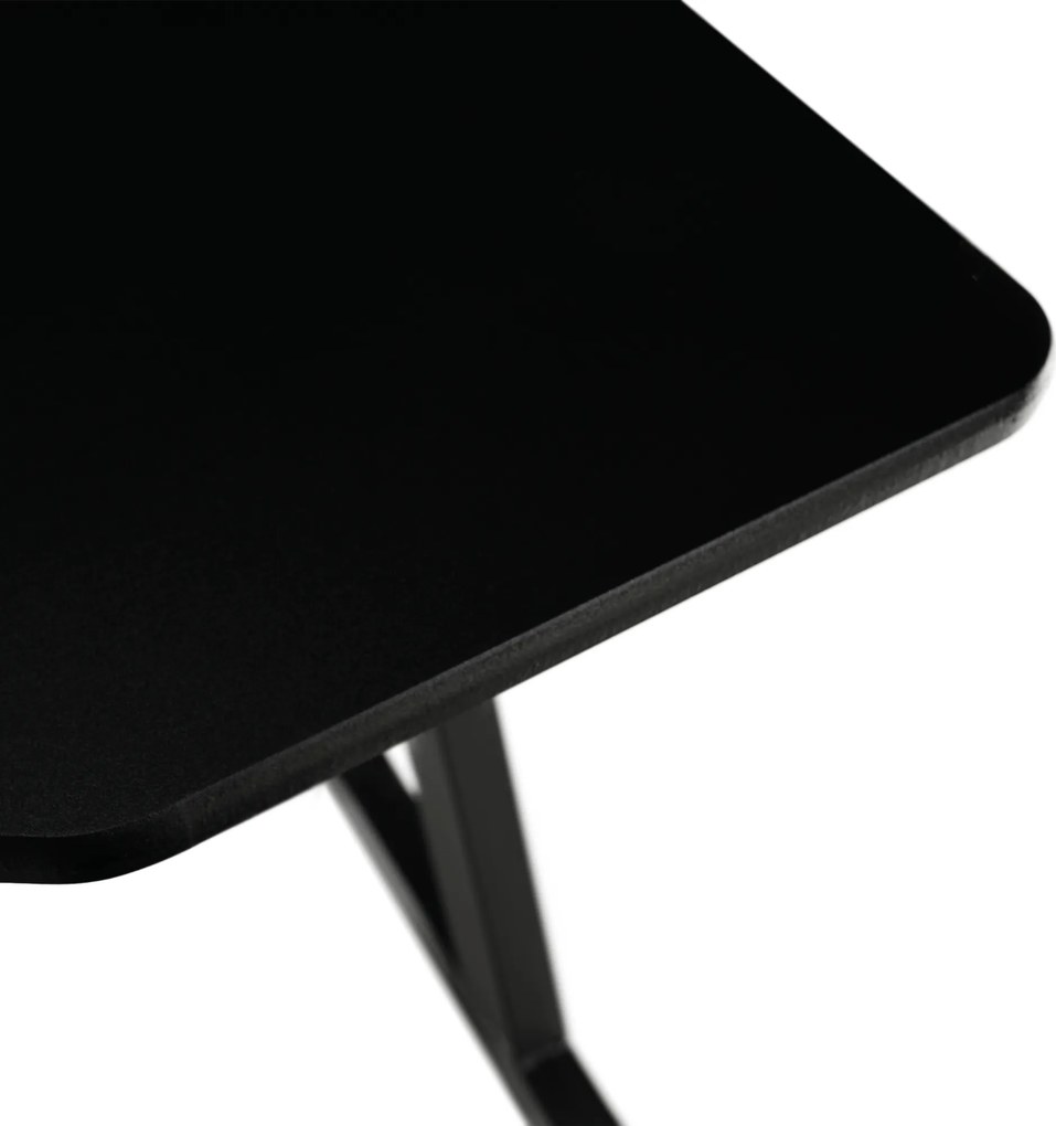 Gamer asztal/számítógépasztal, fekete/piros, MACKENZIE 140cm