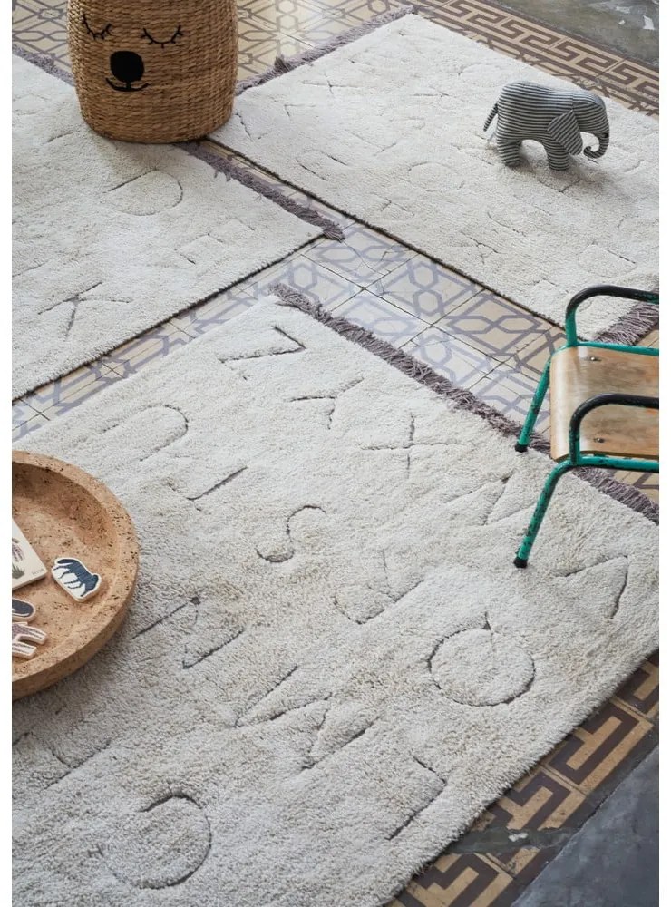 Krémszínű mosható kézi szövésű pamut gyerek szőnyeg 140x200 cm ABC – Lorena Canals