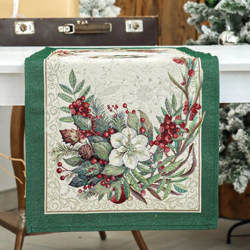 Magyal piros bogyós, zöld szélű, ezüst lurexes gépi gobelin asztali futó, 44 x 140 cm