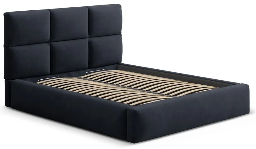 Sötétkék kárpitozott ágyneműtartós franciaágy ágyráccsal 160x200 cm Libera – Windsor & Co Sofas