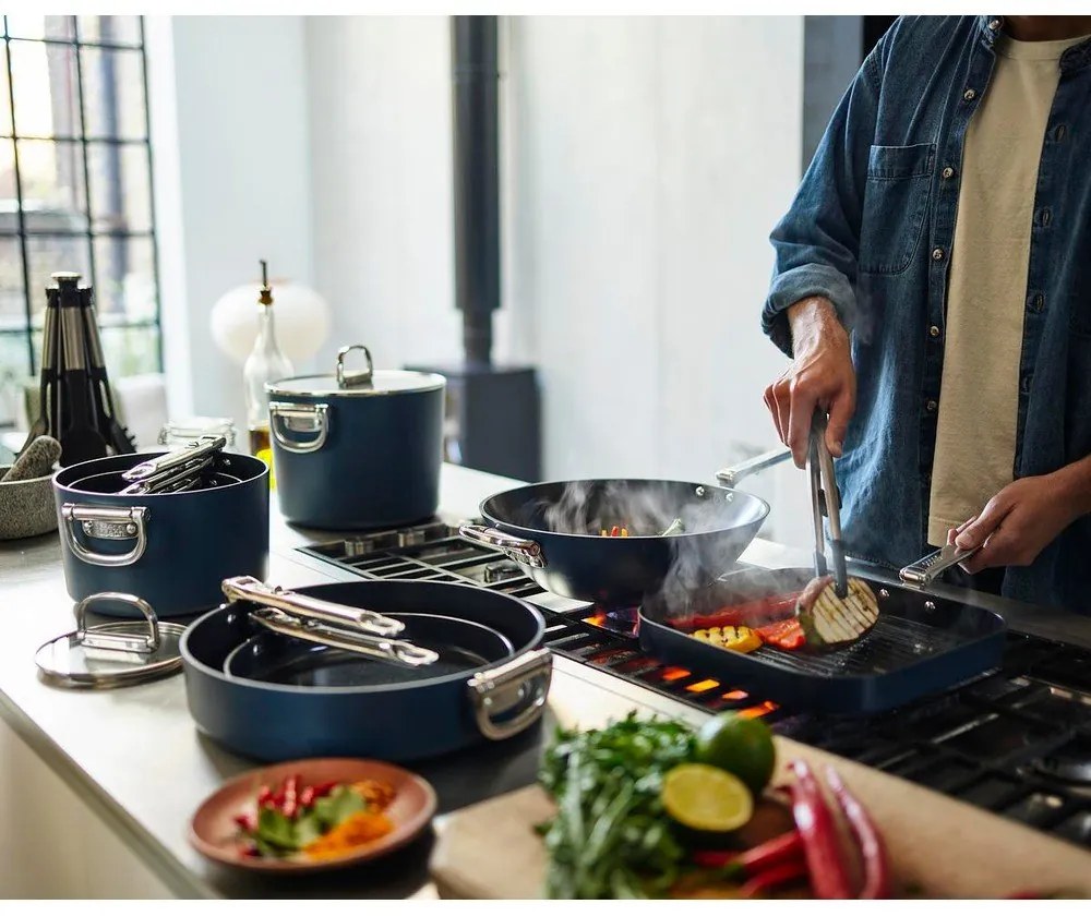 Indukciós tűzhelyhez alkalmas edénykészlet fedővel, kerámia felülettel 3 db-os Space – Joseph Joseph