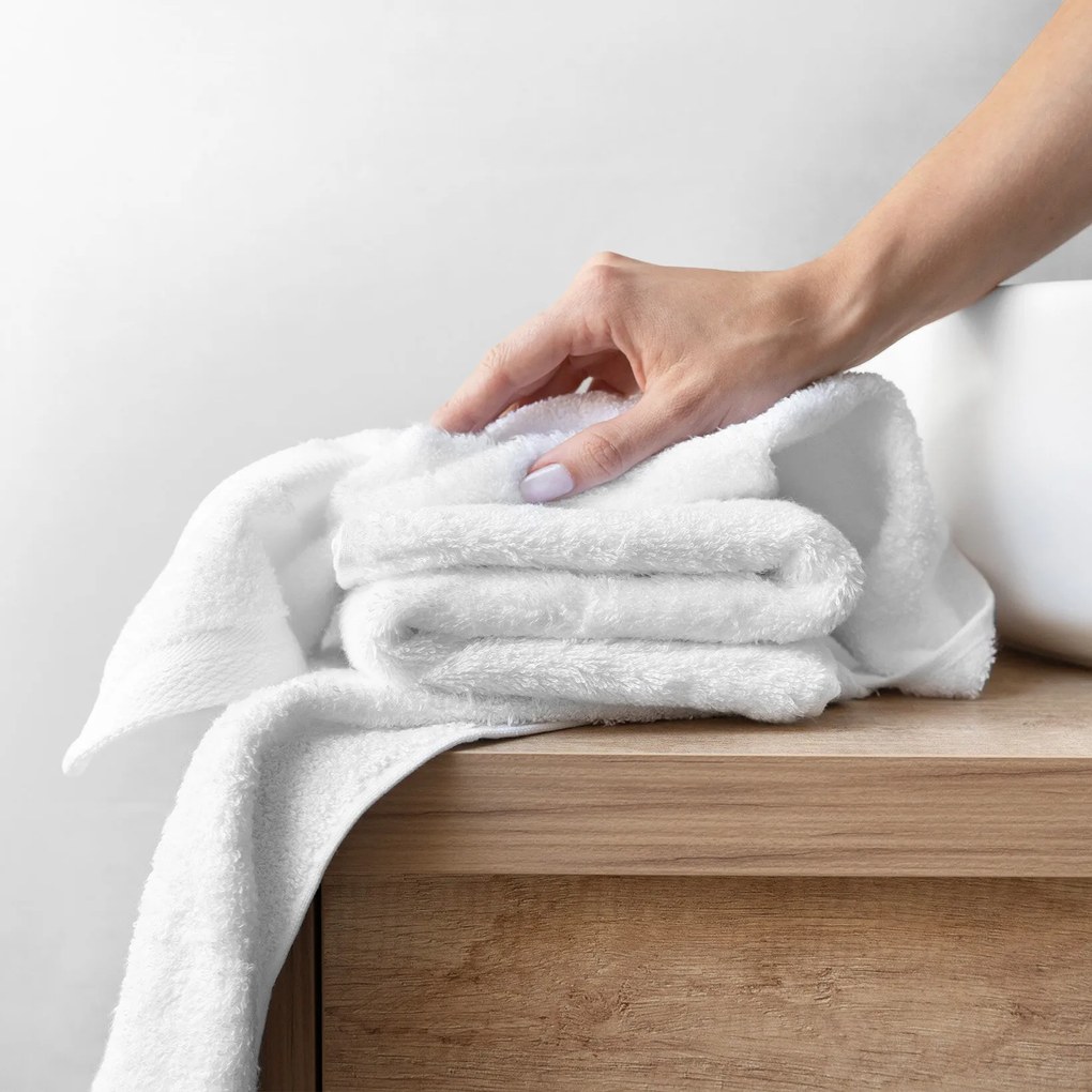 Goldea bambuszszálas törölköző és fürdőlepedő - hófehér 50 x 100 cm