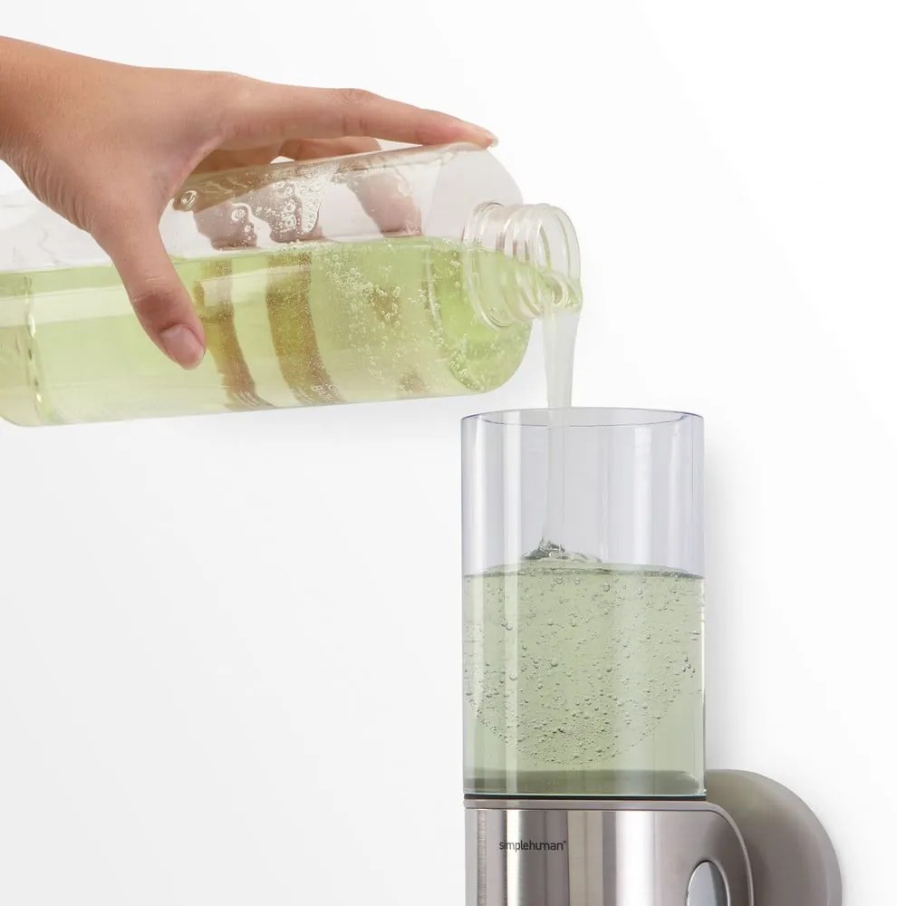 Ezüstszínű fali szappanadagoló rozsdamentes acélból 440 ml - simplehuman