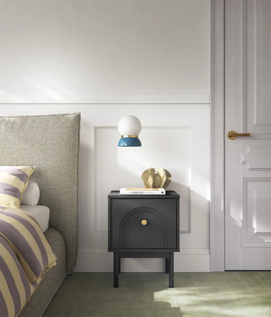 Éjjeliszekrény 1 ajtós fekete színben arany fogantyúval – MAZOMA