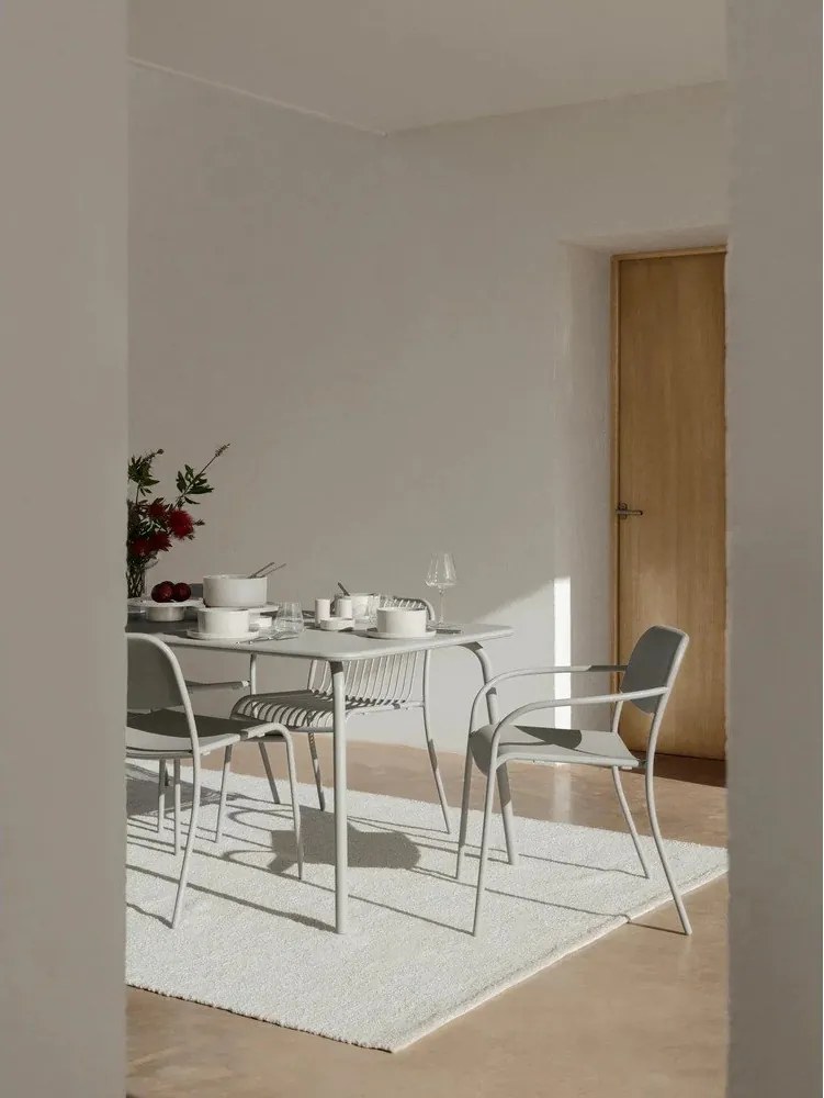 Fém kerti étkezőasztal 90x180 cm Yua – Blomus