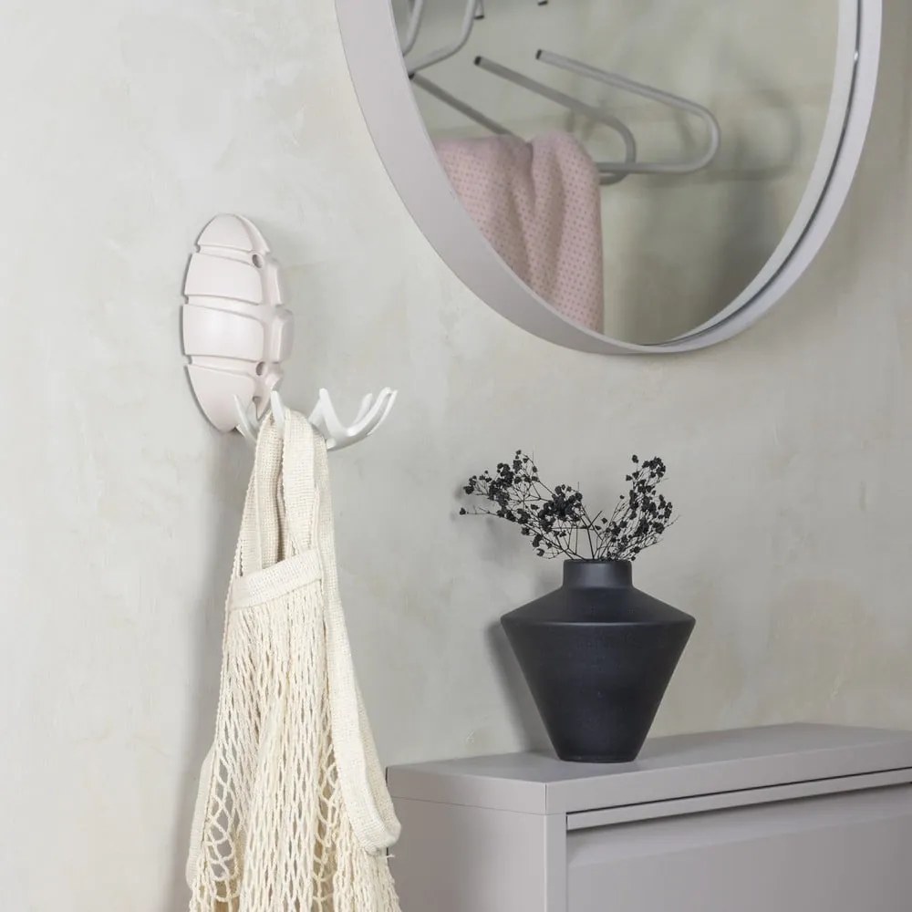 Fehér-fényes ezüstszínű fali műanyag akasztó Bug – Spinder Design