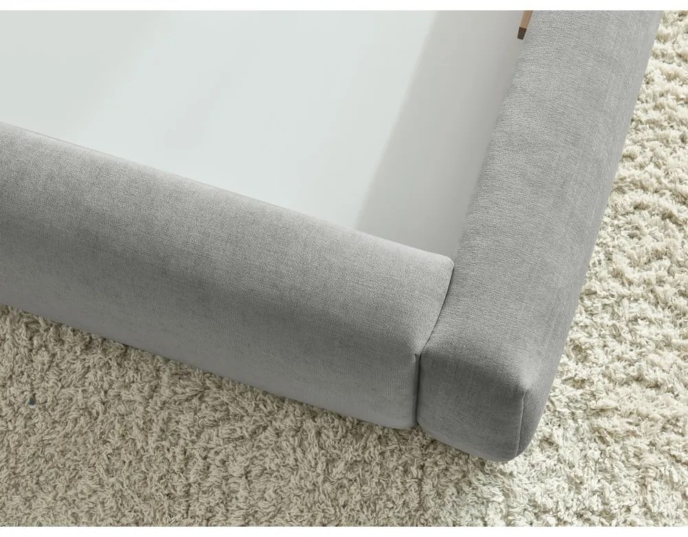 Világosszürke kárpitozott franciaágy tárolóhellyel, ágyráccsal 180x200 cm Vernon – Bobochic Paris