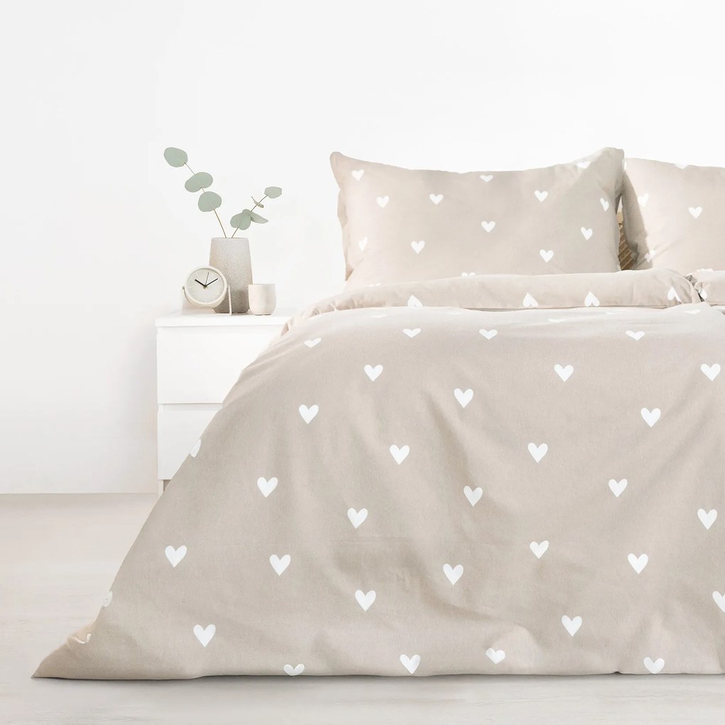 Goldea flanel ágyneműhuzat - szívecskék, latte színű alapon 200 x 200 és 2db 70 x 90 cm