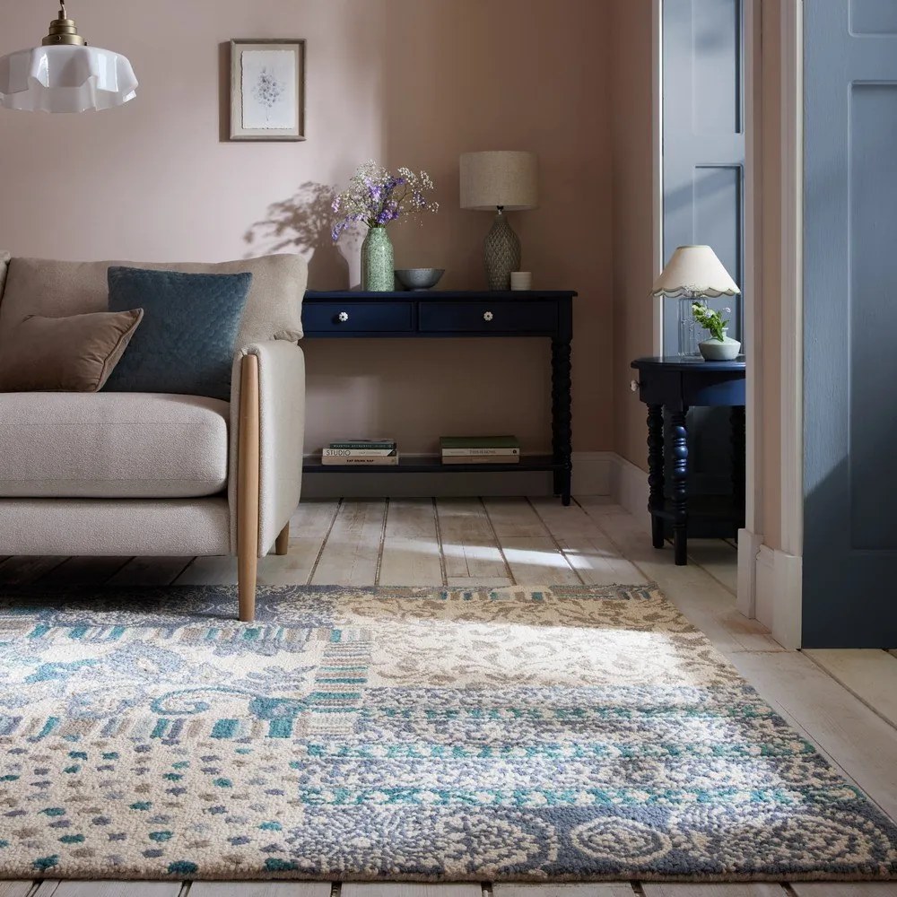Kék-bézs kézi szövésű gyapjú szőnyeg 120x170 cm Eloise Patchwork – Flair Rugs