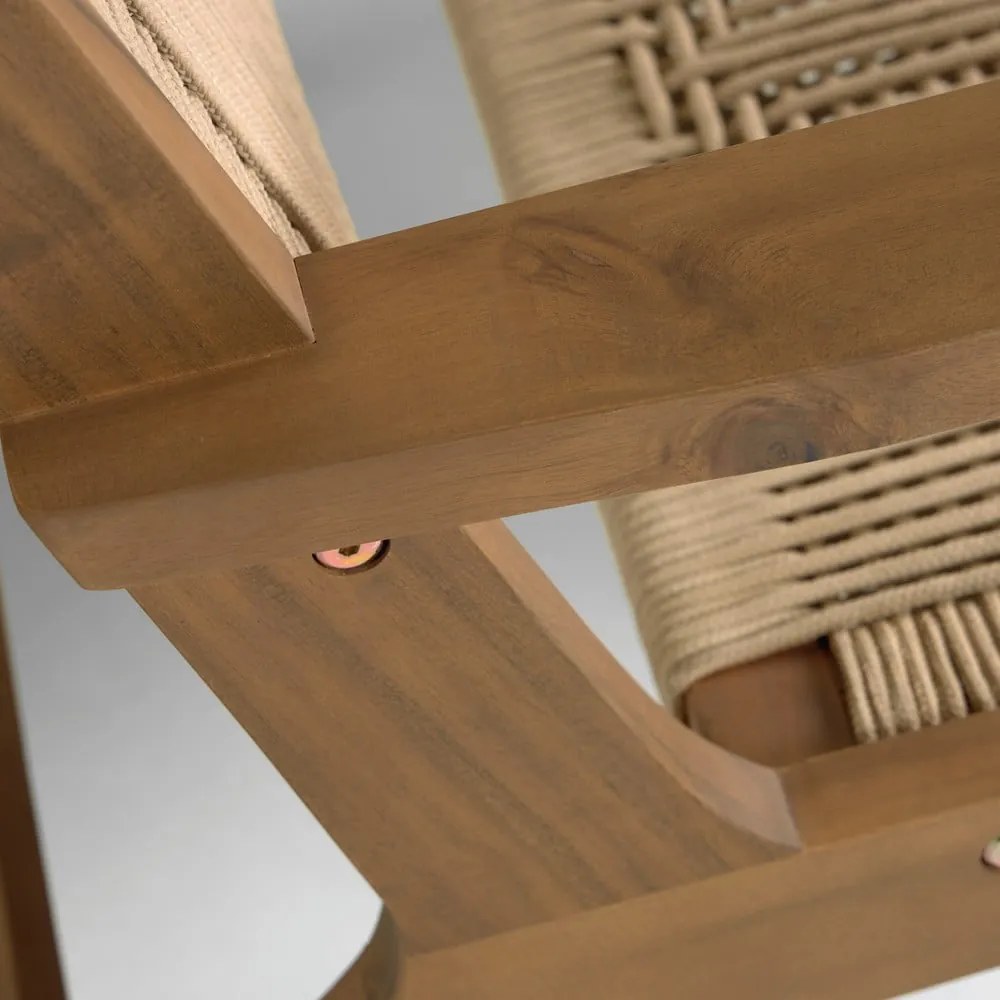 Natúr színű tömörfa kerti fotel Geralda – Kave Home