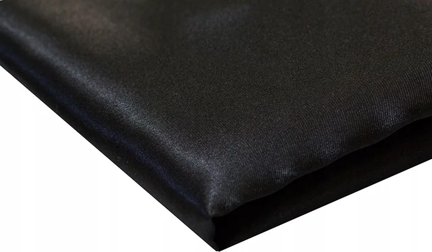 Asztalterítő szövet foltálló dekoratív szatén fényes fekete 160 cm