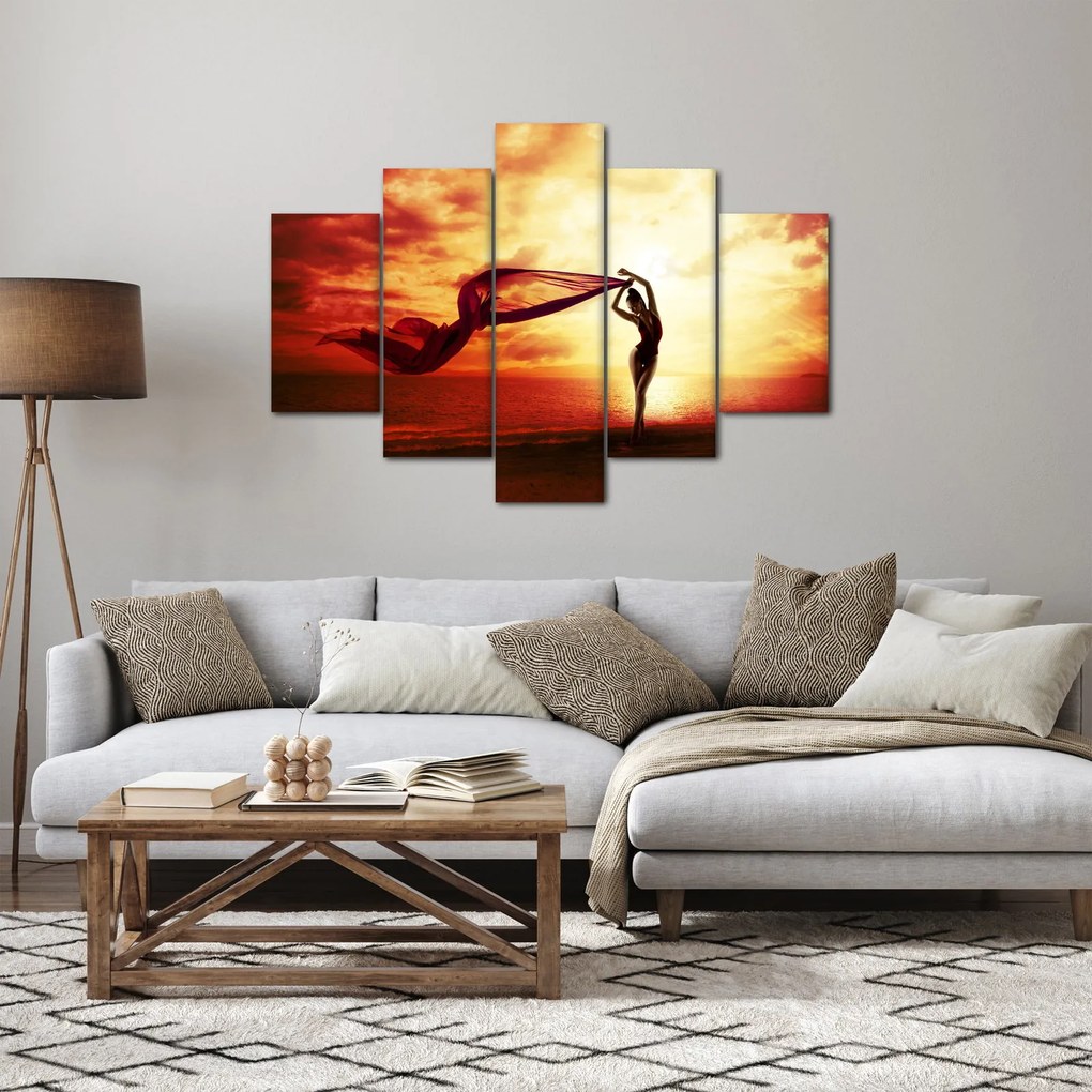 Kép - egy nő sziluettje a naplementében (150x105 cm)