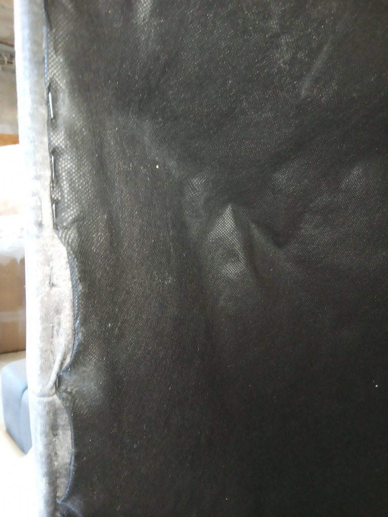 Akciós U alakú kinyitható sarokgarnitúra LIVARO 305x140 cm, sötétszürke II. osztályú