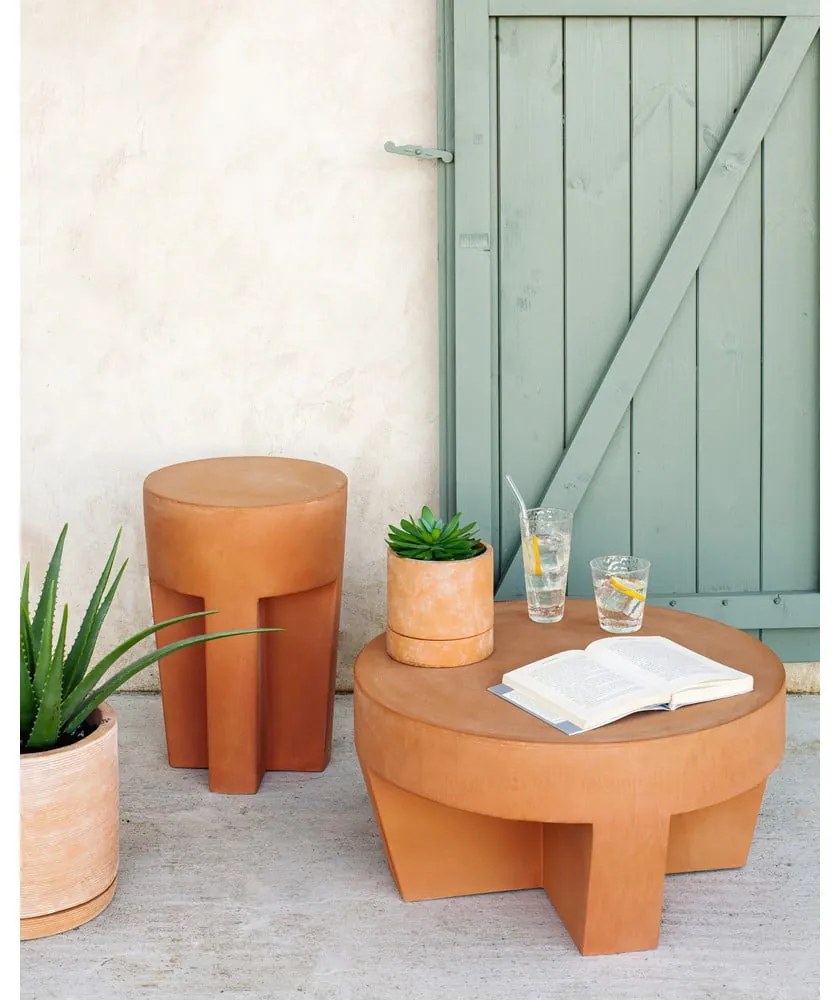 Vilena terrakotta színű beton kerti tárolóasztal, ⌀ 60 cm - Kave Home