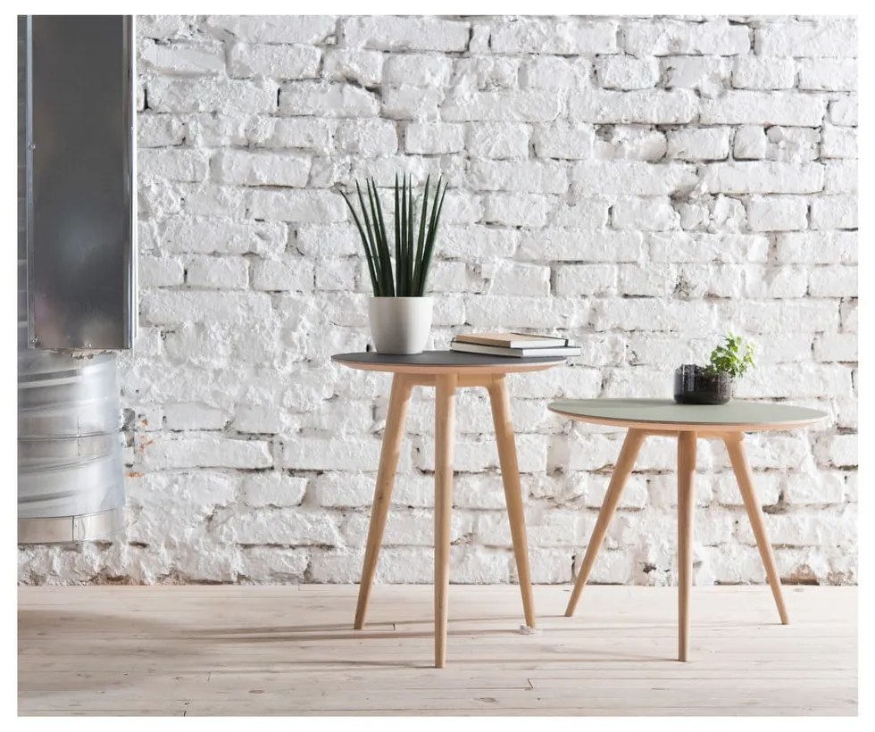 Arp tölgyfa tárolóasztal fekete asztallappal, ⌀ 55 cm - Gazzda