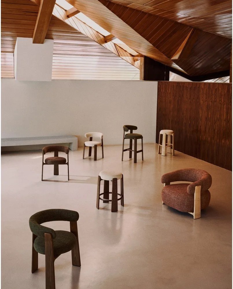 Barna-sötét natúr színű kőrisfa bárszék (ülésmagasság 75 cm) Granite – Kave Home