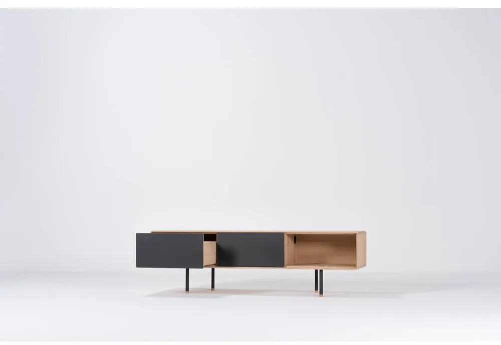 Fekete-natúr színű tölgyfa TV-állvány 160x48 cm Fina – Gazzda