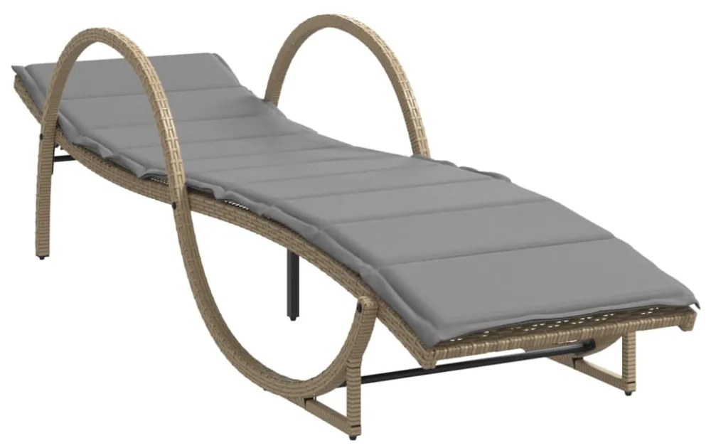 2 db bézs polyrattan napozóágy asztallal