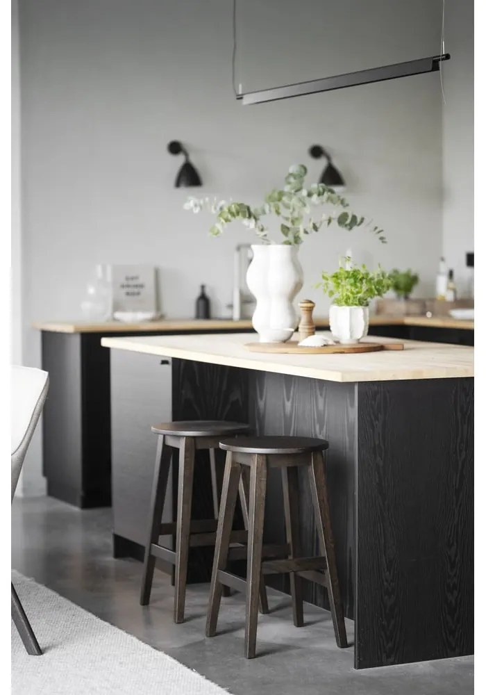 Sötétbarna tölgyfa bárszék szett 2 db-os (ülésmagasság 65 cm) Austin – Rowico