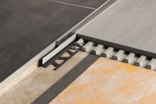 Élvéd zuhanykabinokban Schlüter Showerprofile-S szálcsiszolt, rozsdamentes acél, hosszúság 200 cm, él magassága 10 mm, SPSB100EB200