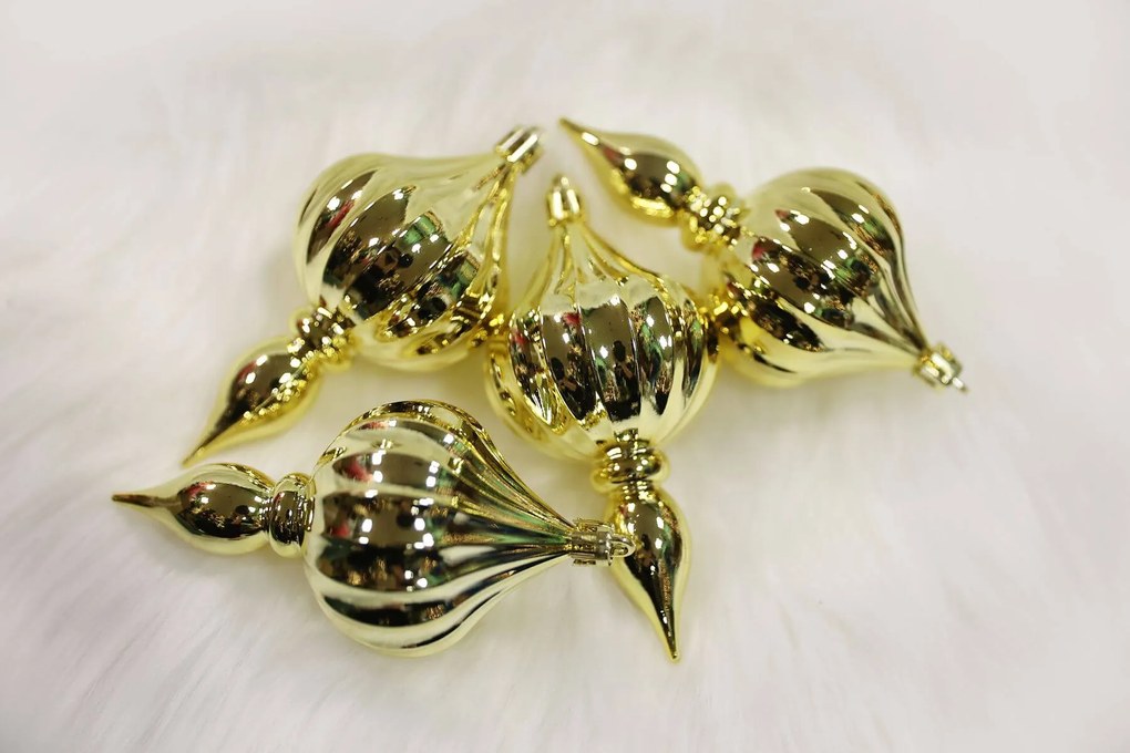 Arany felfüggeszthető karácsonyfadíszek 4db 11cm