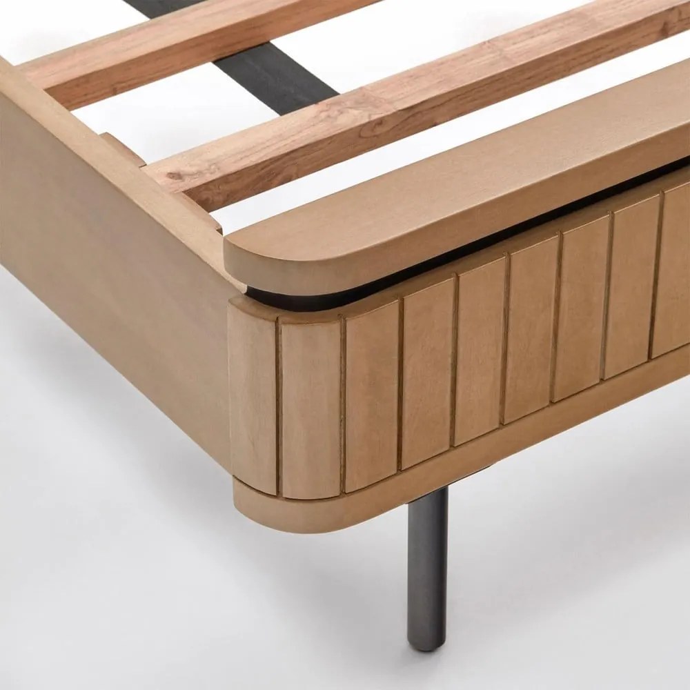 Natúr színű mangófa franciaágy ágyráccsal 160x200 cm Licia – Kave Home