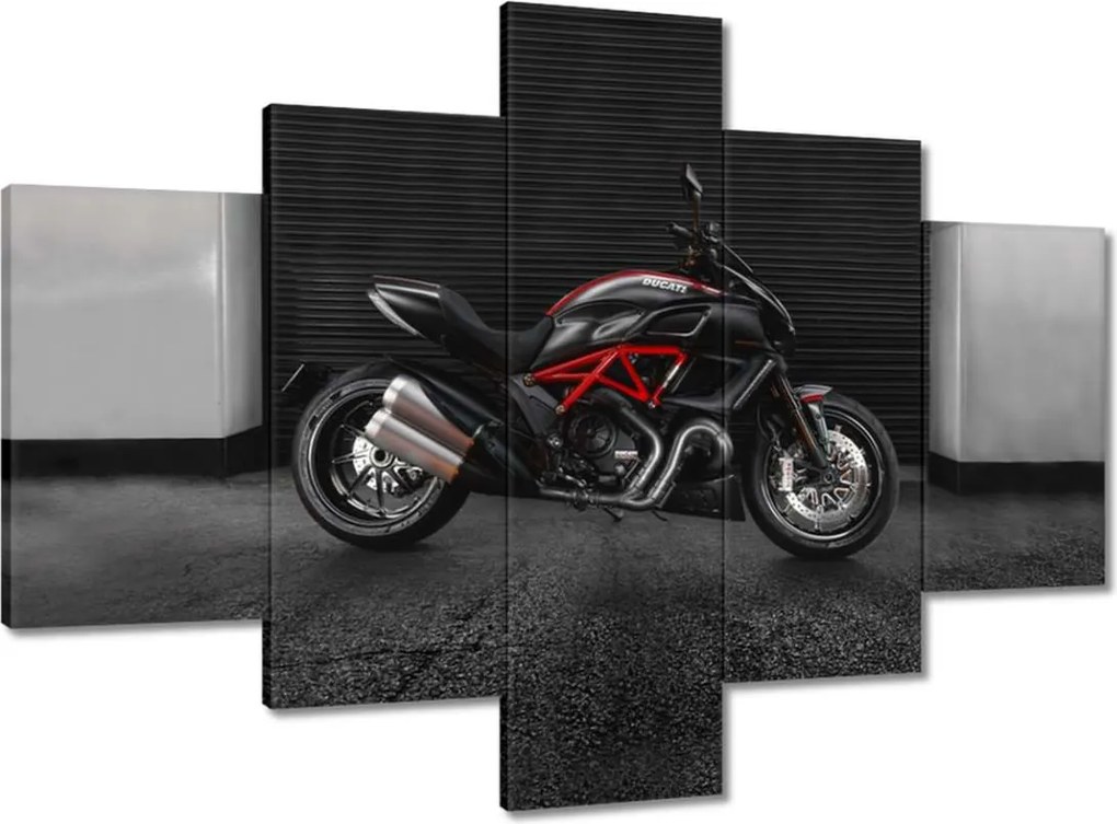 Képek 100x70 Ducati Diavel motorkerékpár