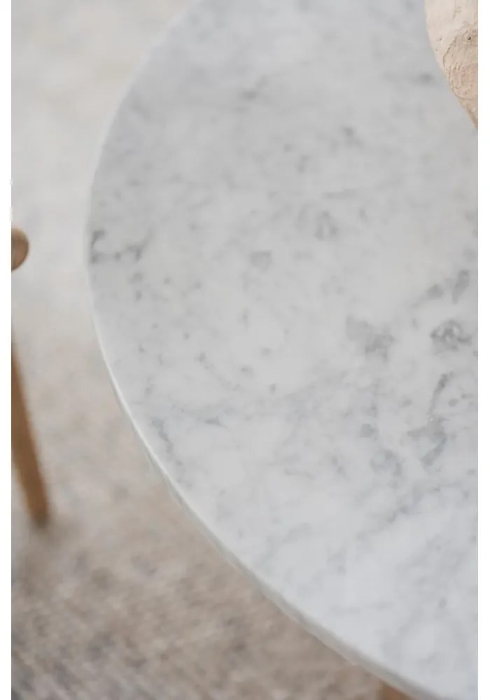 Fehér-natúr színű márvány kerek dohányzóasztal 90x90 cm Brooksville - Rowico