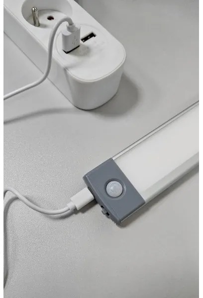 LED töltős bútorvilágítás szenzorral LED/2,5W/5V USB 800 mAh 4200K 32,5 cm