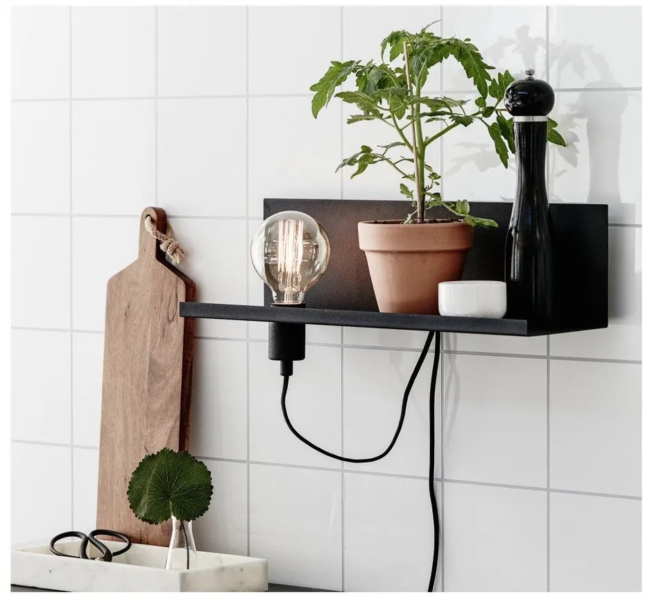 Multi fekete fali lámpa USB töltőállomással - Markslöjd