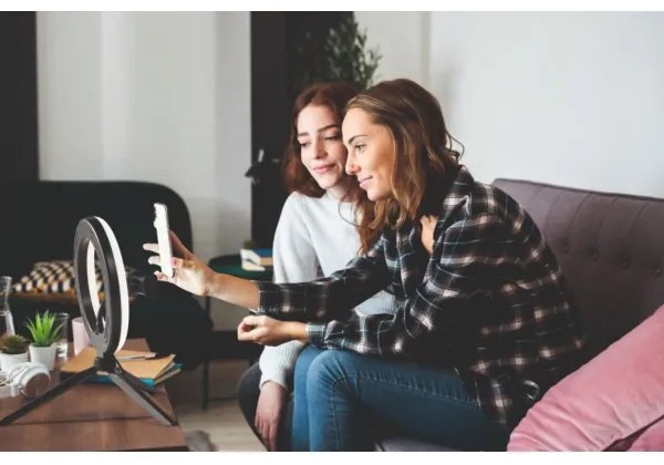 Ledvance -LED Dimmelhető fényerejű lámpa állvánnyal és tartóval vlogozáshoz LED/5,5W/USB