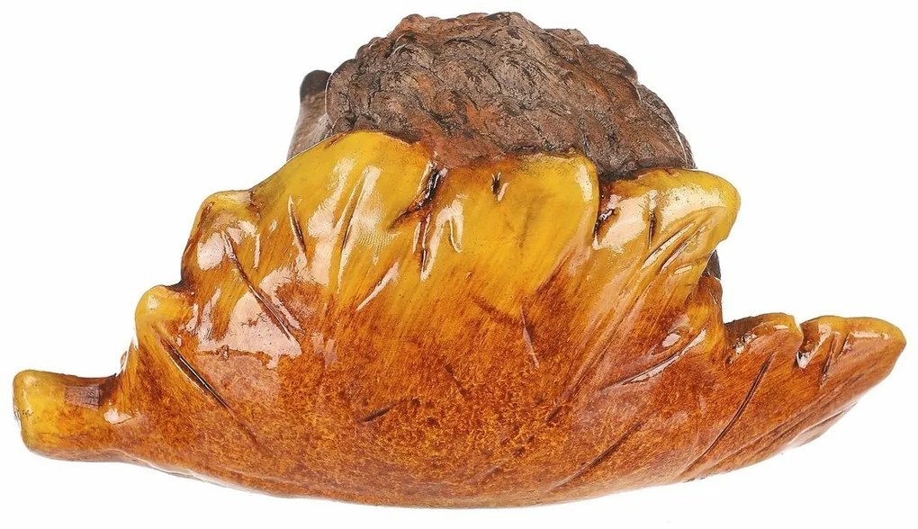 Süni piros bogyókkal egy levélen, kerámia, 10 x 15 x 8 cm