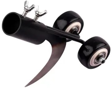 Gyomláló kerekekkel és kampóval